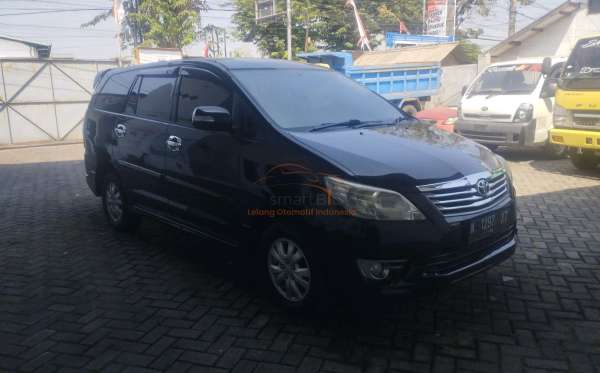 TOYOTA INNOVA G