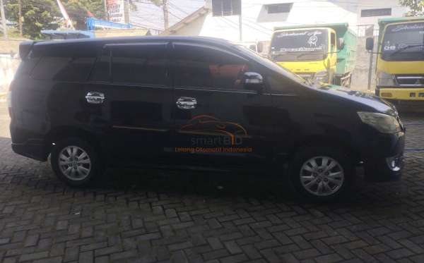 TOYOTA INNOVA G