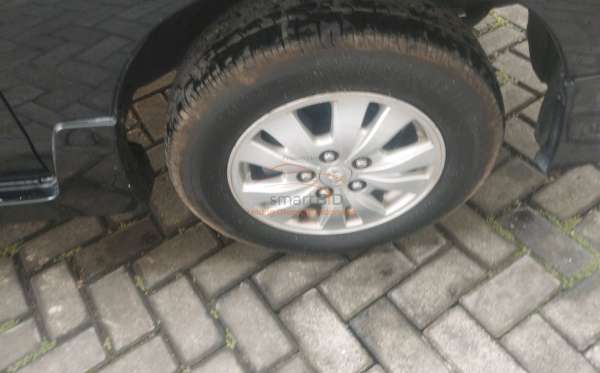 TOYOTA INNOVA G