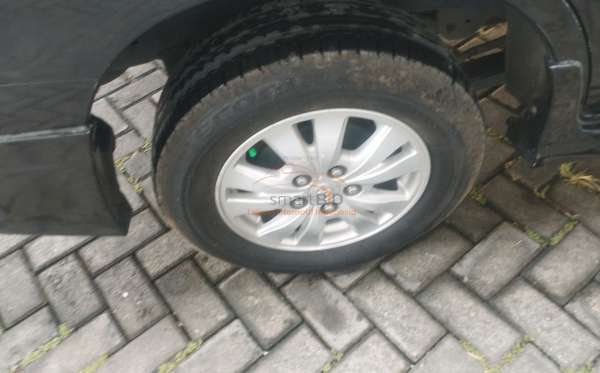 TOYOTA INNOVA G
