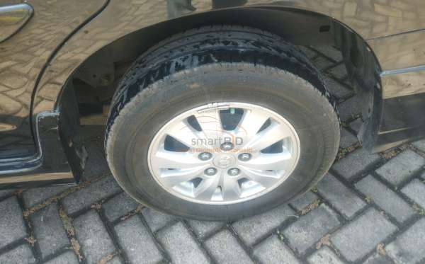 TOYOTA INNOVA G
