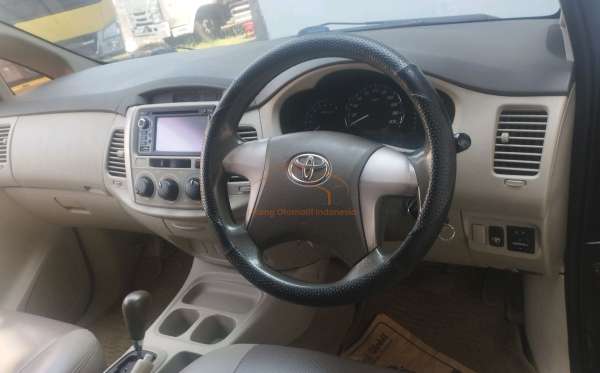 TOYOTA INNOVA G
