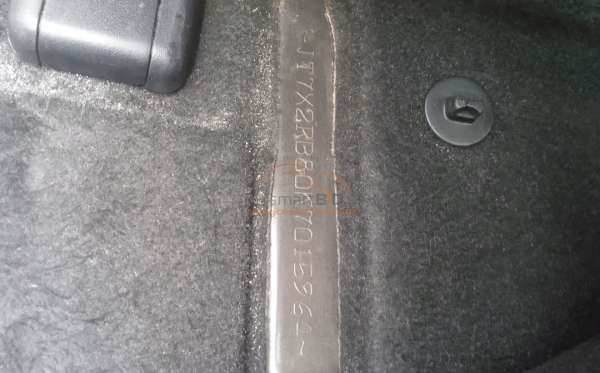 TOYOTA VOXY 2.0 AT