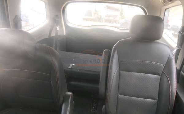 WULING CONFERO