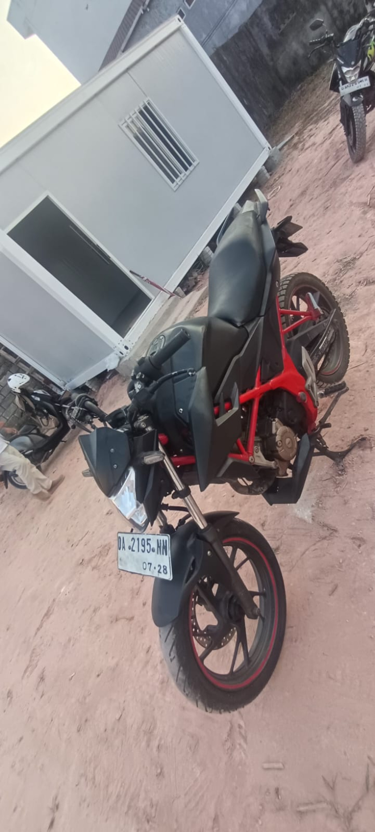 HONDA CB 150 R