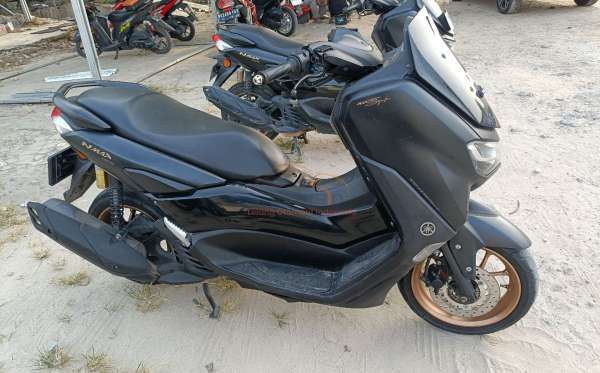YAMAHA  NMAX