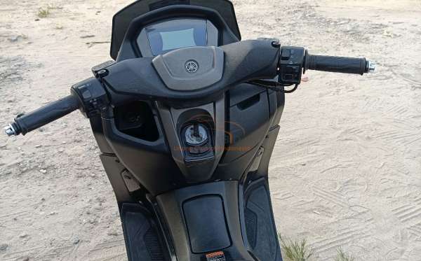 YAMAHA  NMAX