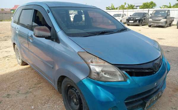 DAIHATSU  XENIA