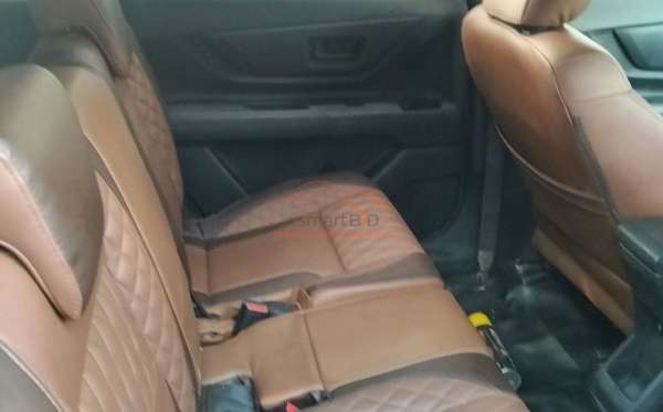 DAIHATSU  XENIA  R