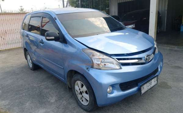 DAIHATSU  XENIA