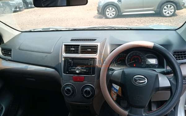 DAIHATSU  XENIA  1.3 X