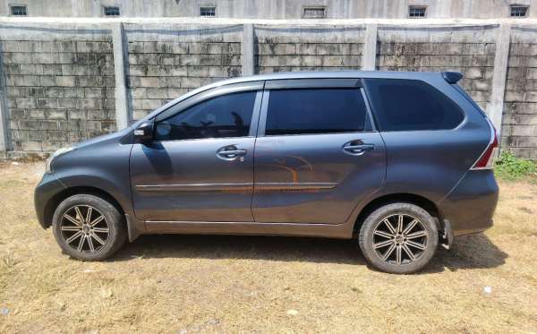 DAIHATSU XENIA X