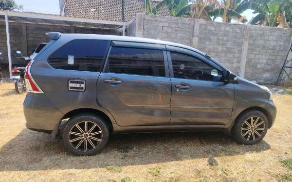 DAIHATSU XENIA X