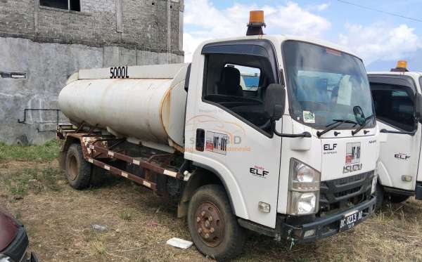 ISUZU  NMR 81U