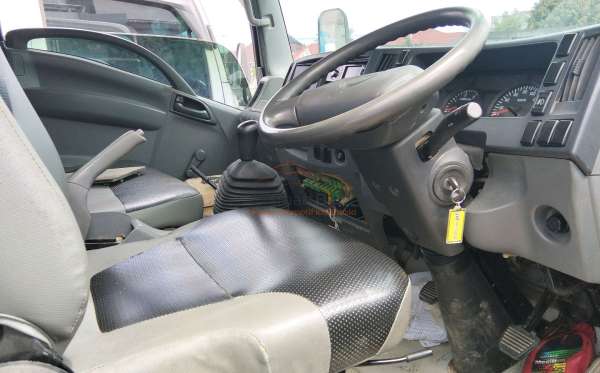 ISUZU  NMR 81U