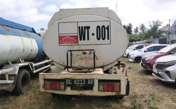 ISUZU  NMR 81U