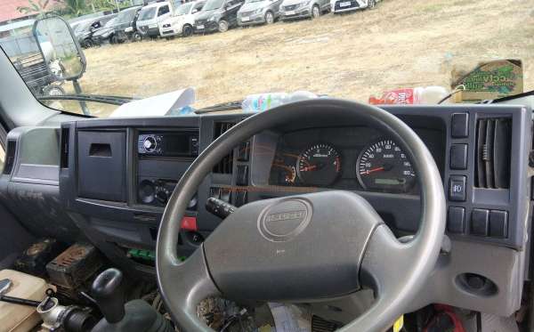 ISUZU  NMR 81U