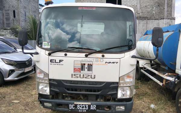 ISUZU  NMR 81U