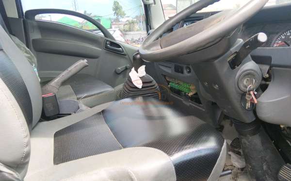 ISUZU  NMR 81U