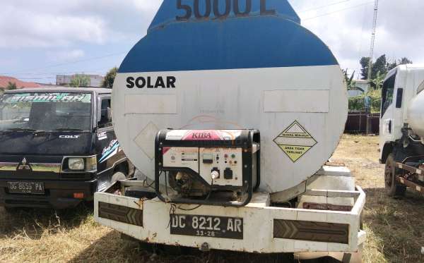 ISUZU  NMR 81U