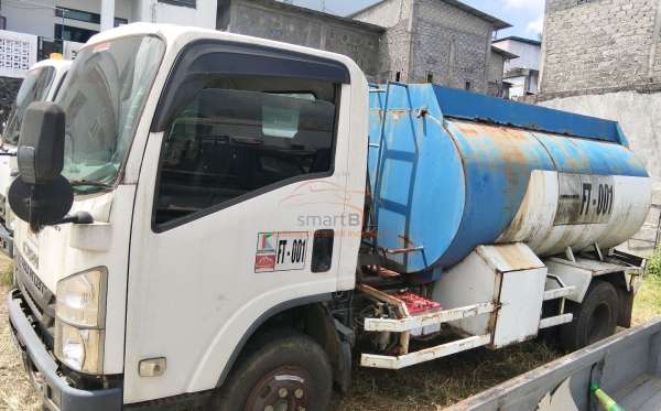 ISUZU  NMR 81U