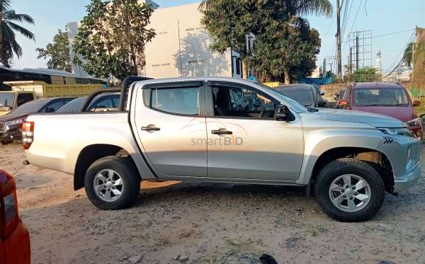 MITSUBISHI DC GLS 4X4