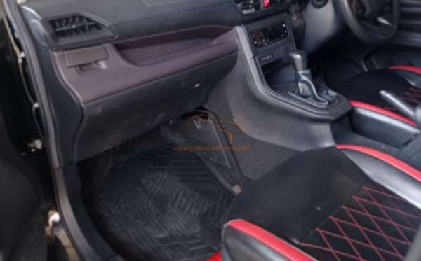 TOYOTA  AVANZA  1.3 E