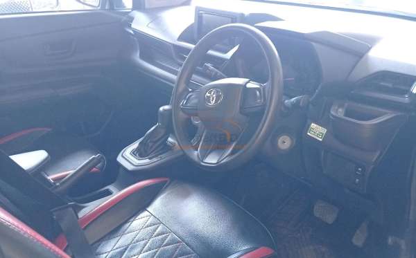 TOYOTA  AVANZA  1.3 E