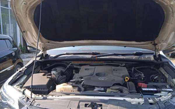 TOYOTA FORTUNER 2.4 VRZ