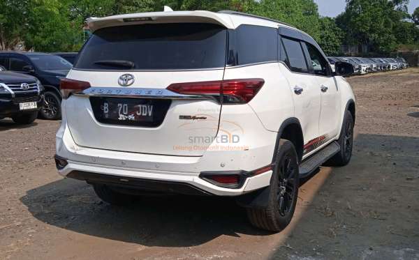 TOYOTA FORTUNER 2.4 VRZ