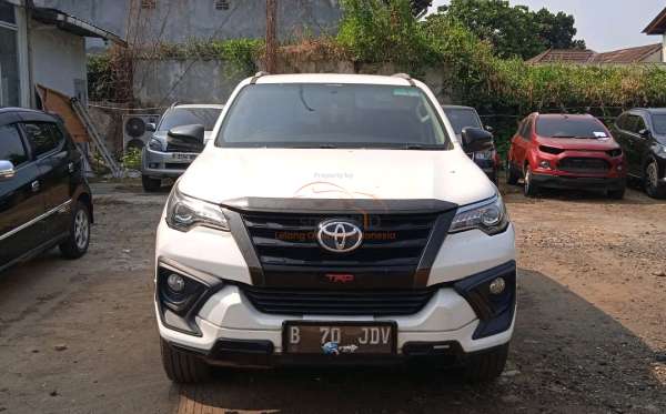 TOYOTA FORTUNER 2.4 VRZ