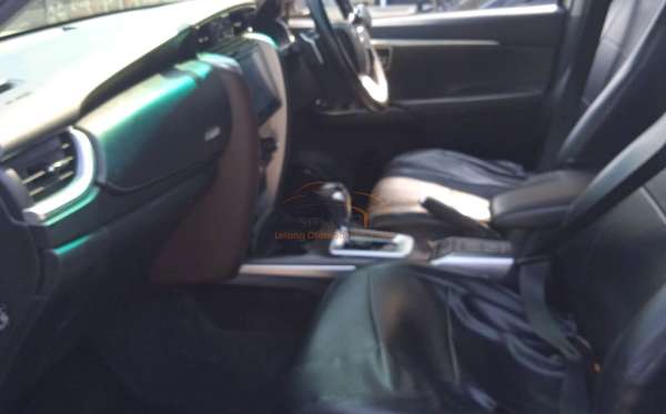 TOYOTA FORTUNER 2.4 VRZ