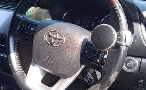 TOYOTA FORTUNER 2.4 VRZ