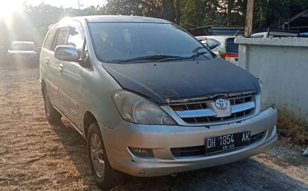 TOYOTA  KIJANG  INNOVA V