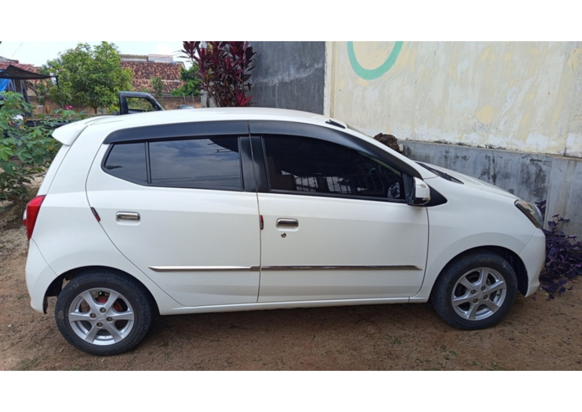 DAIHATSU  AYLA  X