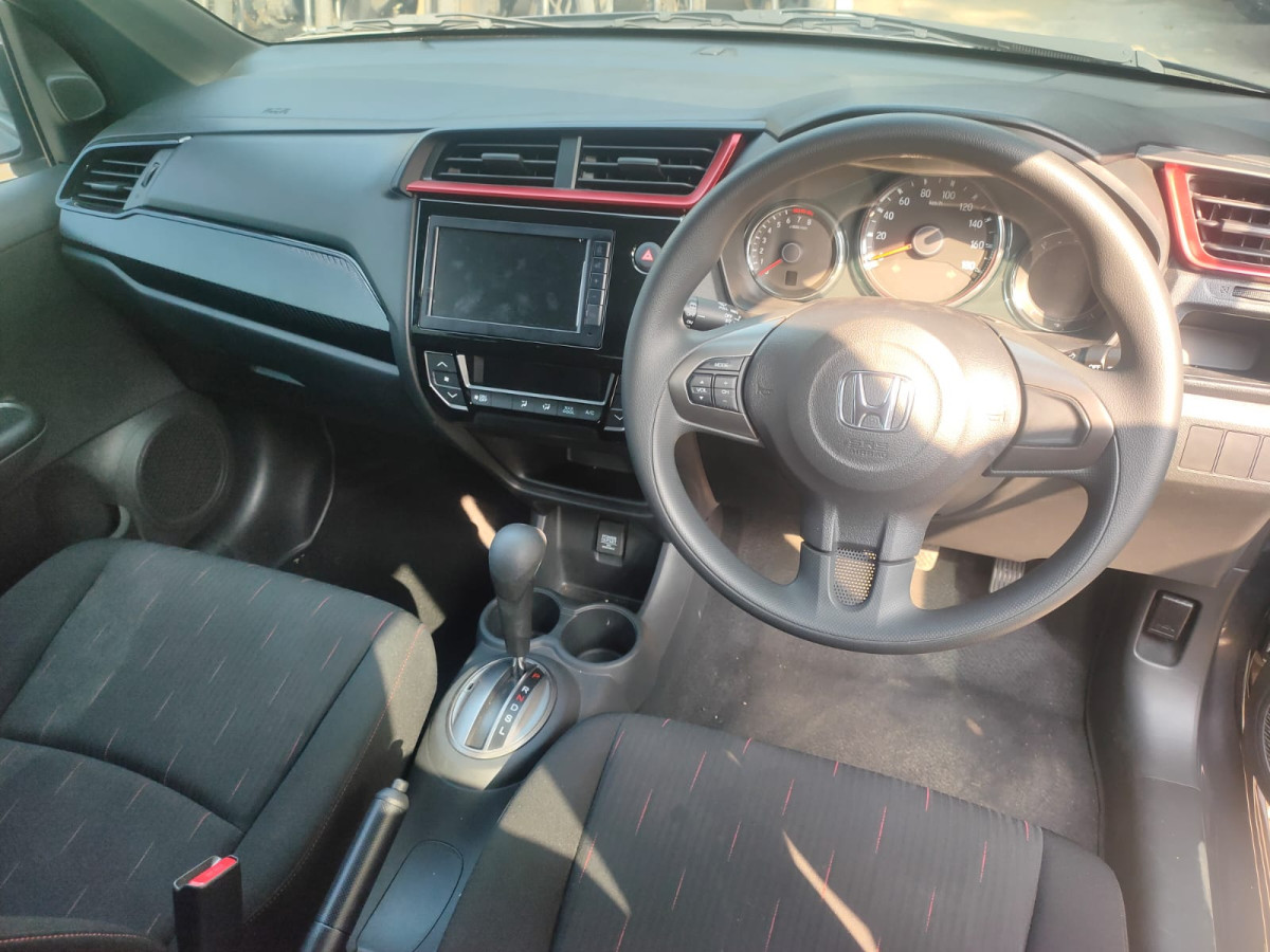 HONDA  BRIO  RS