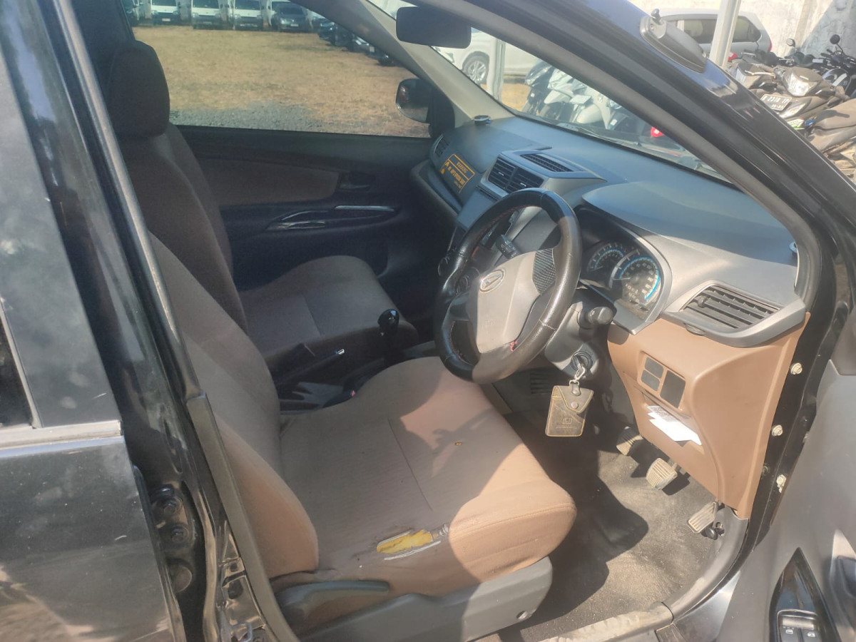 DAIHATSU  XENIA  R