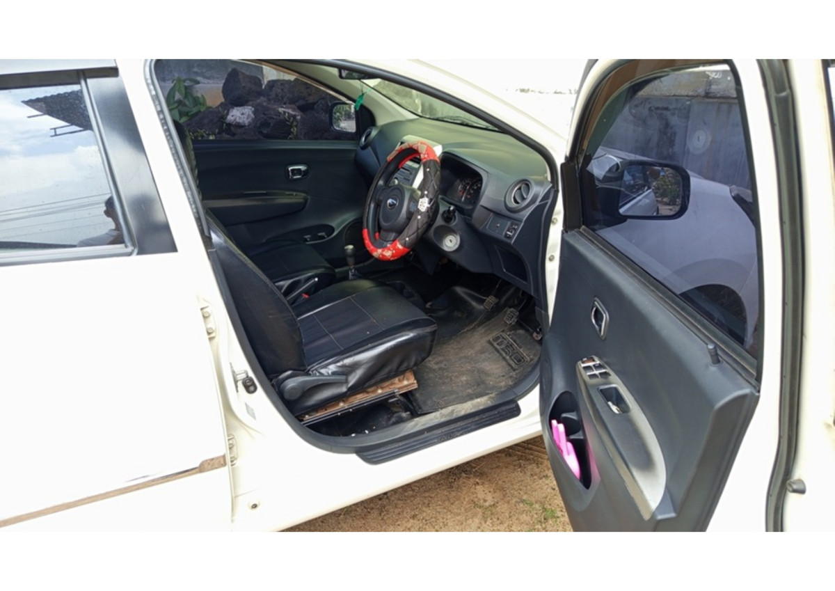 DAIHATSU  AYLA  X