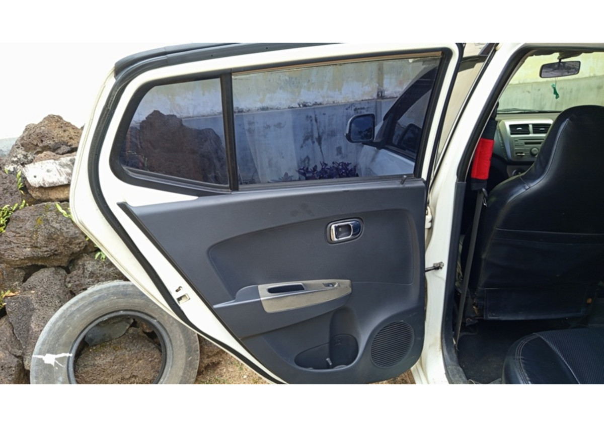DAIHATSU  AYLA  X