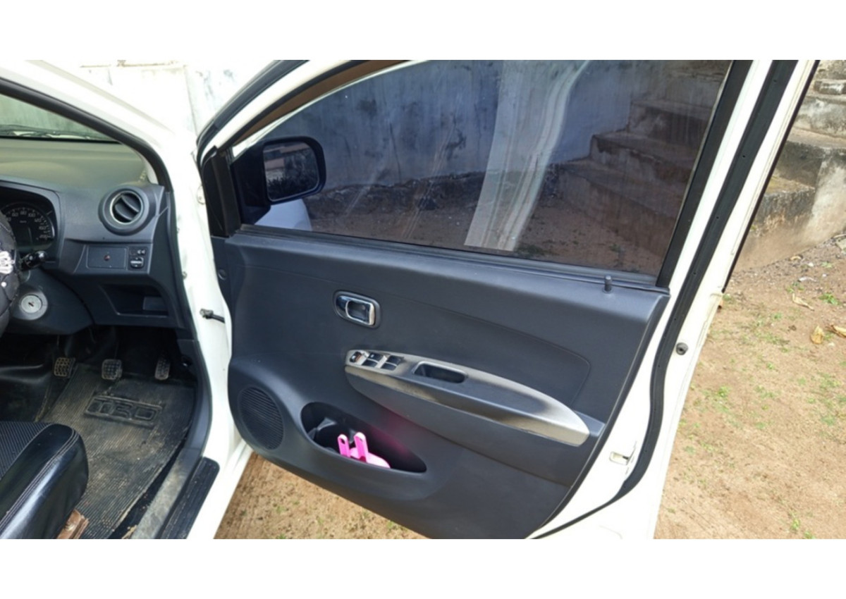 DAIHATSU  AYLA  X