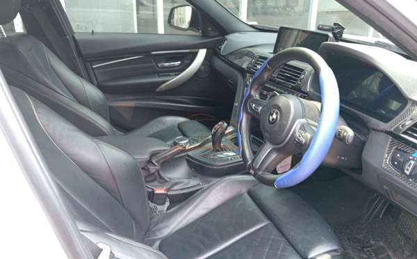 BMW 330i CKD