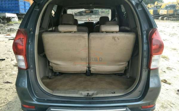 DAIHATSU XENIA