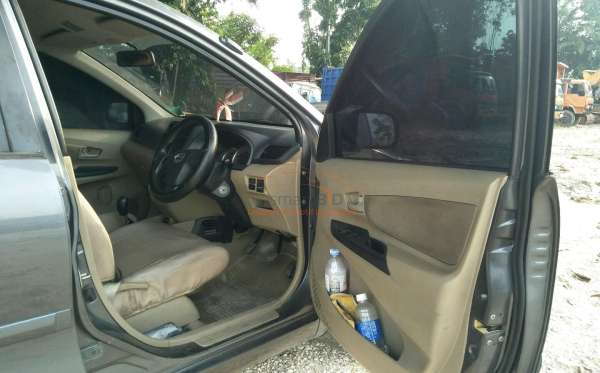 DAIHATSU XENIA