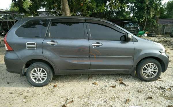 DAIHATSU XENIA