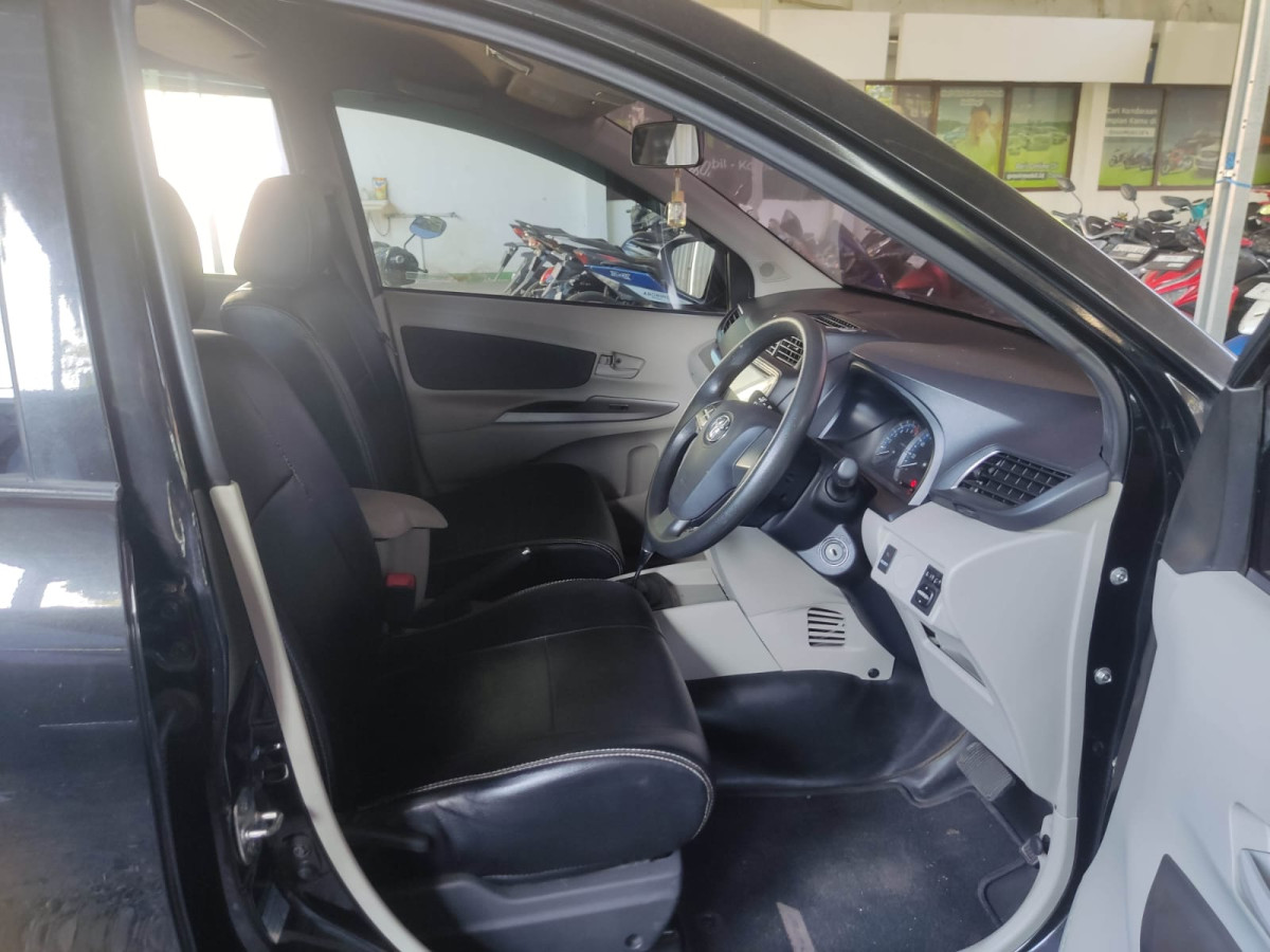 TOYOTA  AVANZA  1.3 G