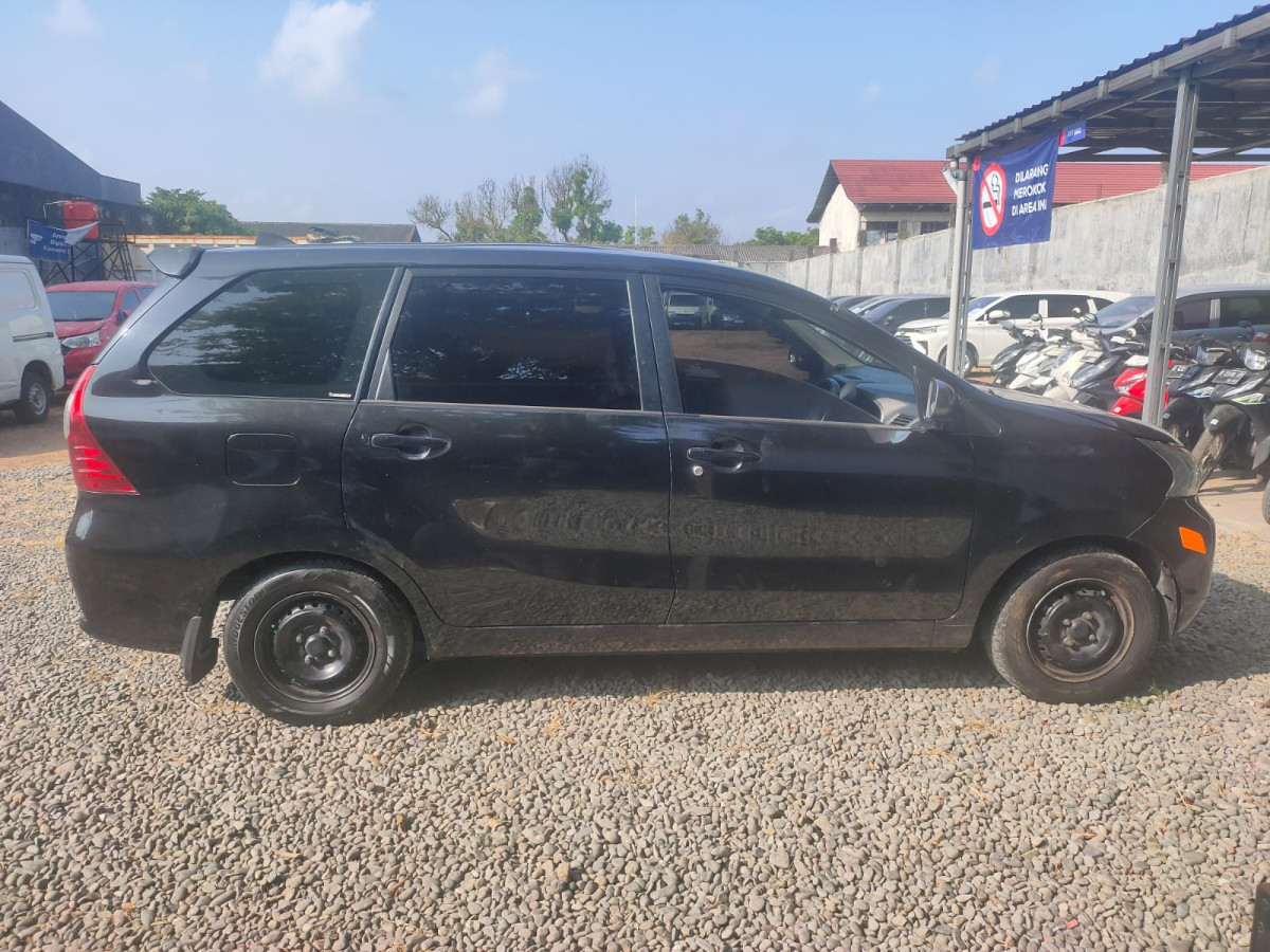 DAIHATSU  XENIA  R