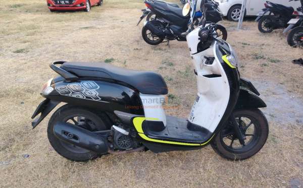 HONDA SCOOPY CW