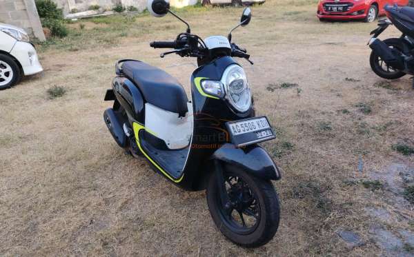 HONDA SCOOPY CW