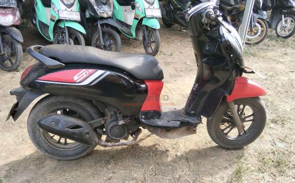 HONDA SCOOPY SPORTY