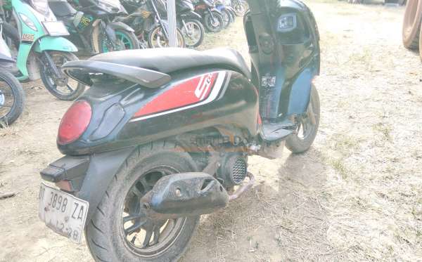 HONDA SCOOPY SPORTY